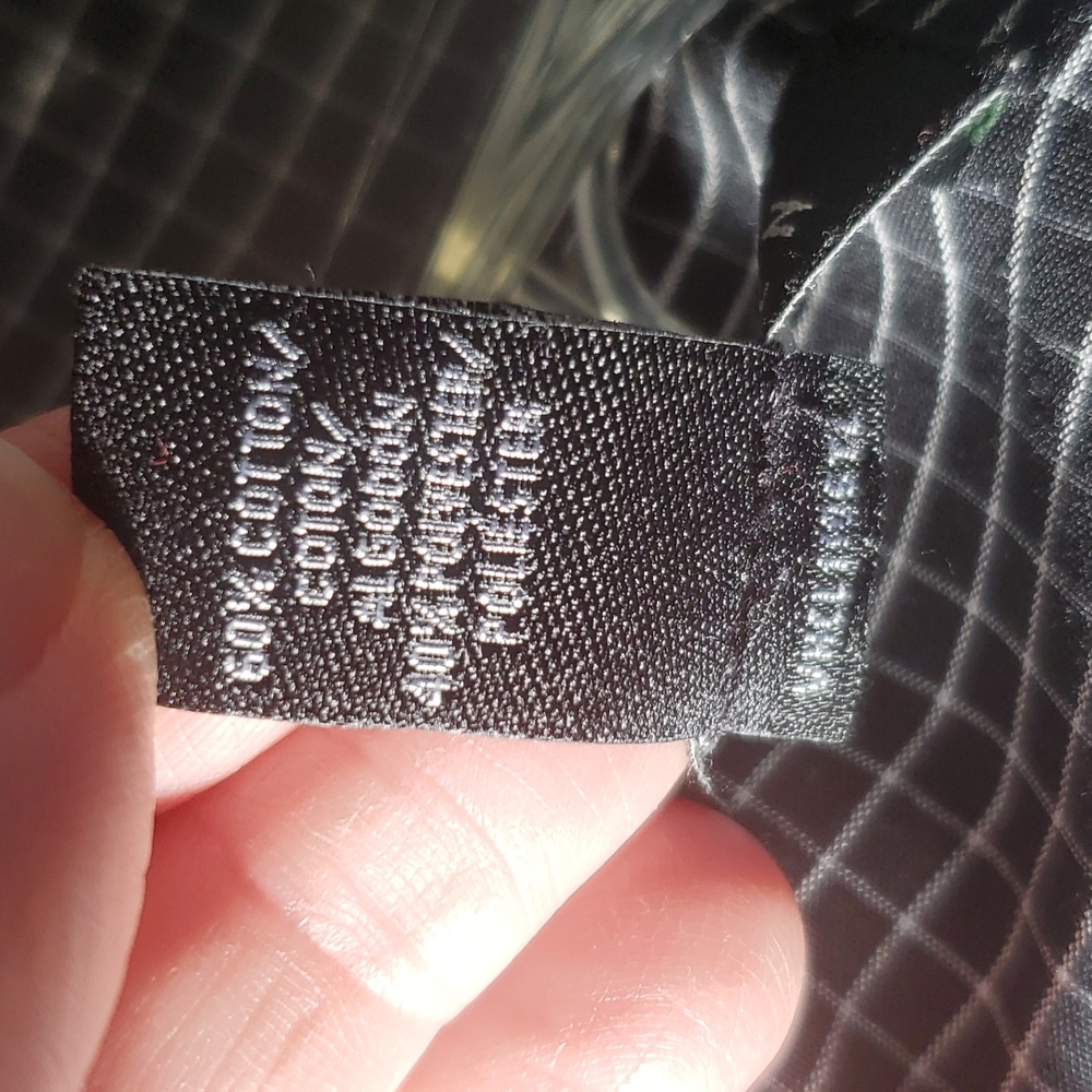 VanHuesen black and white shirt - Picture 7 of 7